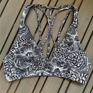 Lululemon sports bra (6)